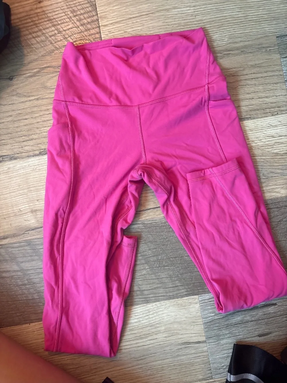 Hot pink lululemon leggings
